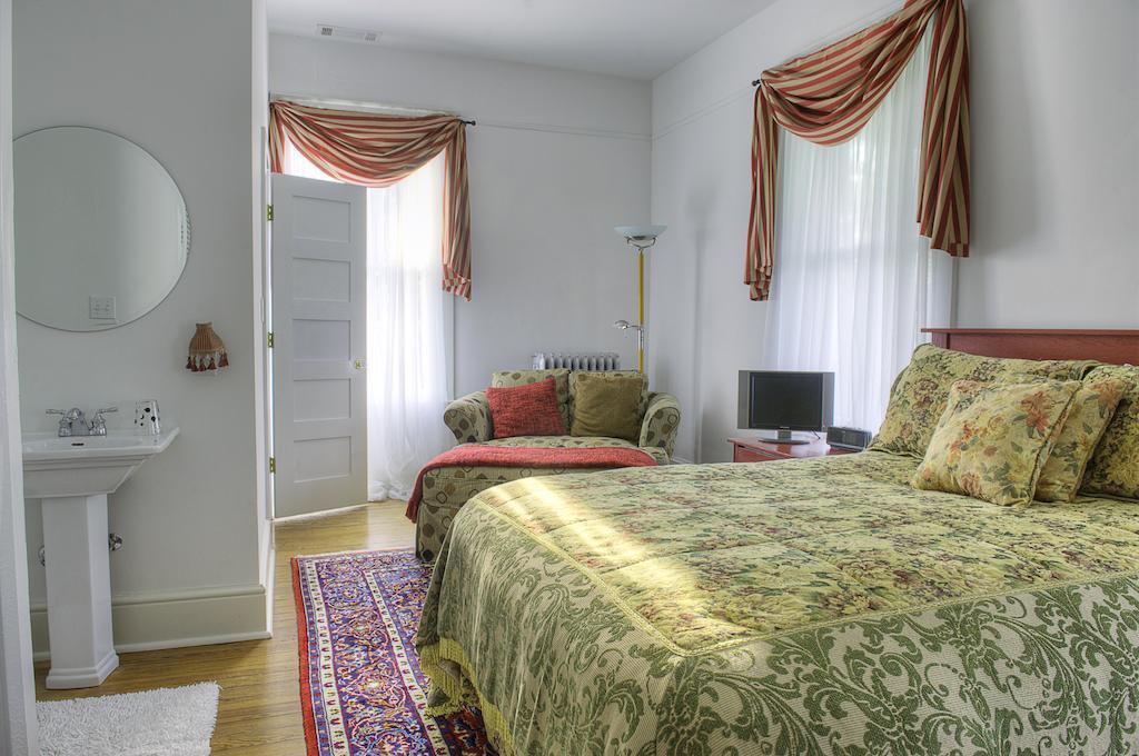 The Jackie O' House Bed And Breakfast Columbus Rum bild